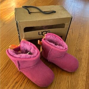 Infant baby Uggs Jesse bow size 4/5